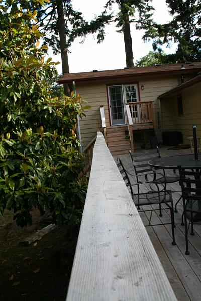 IMG_1722.JPG - Wobbly handrail